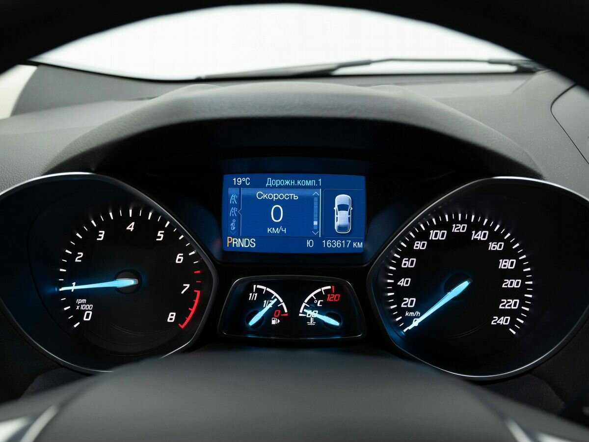 Ford Kuga с пробегом — 2016 год. Фото: #17