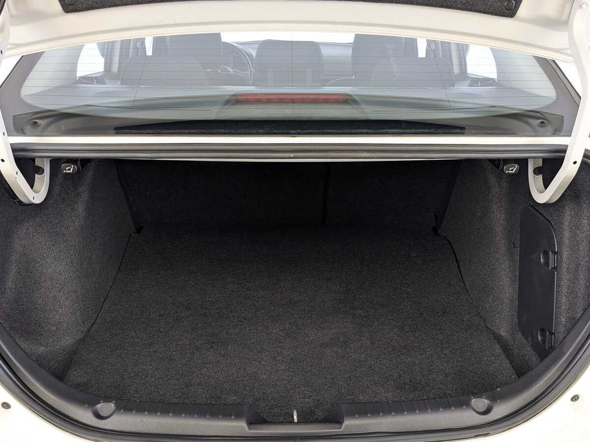 Mazda 3 с пробегом — 2014 год. Фото: #9