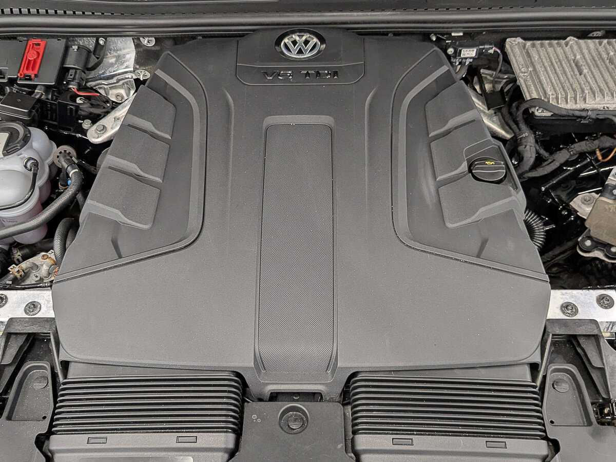 Volkswagen Touareg с пробегом — 2020 год. Фото: #8