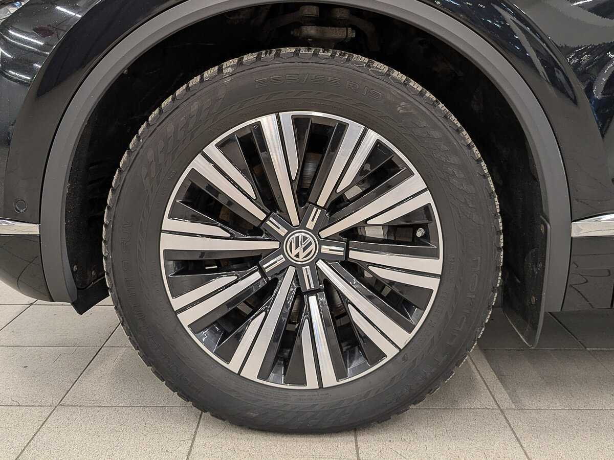 Volkswagen Touareg с пробегом — 2020 год. Фото: #11