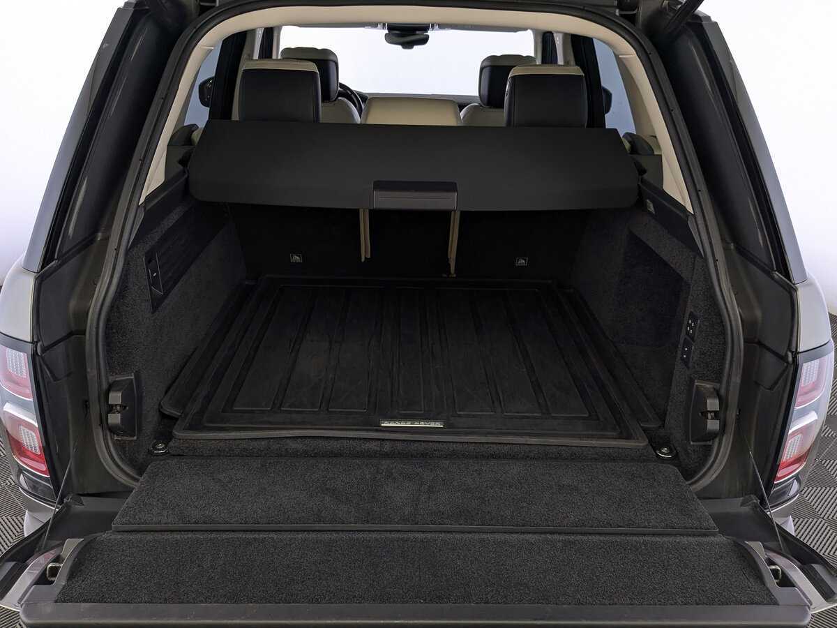 Land Rover Range Rover с пробегом — 2019 год. Фото: #9