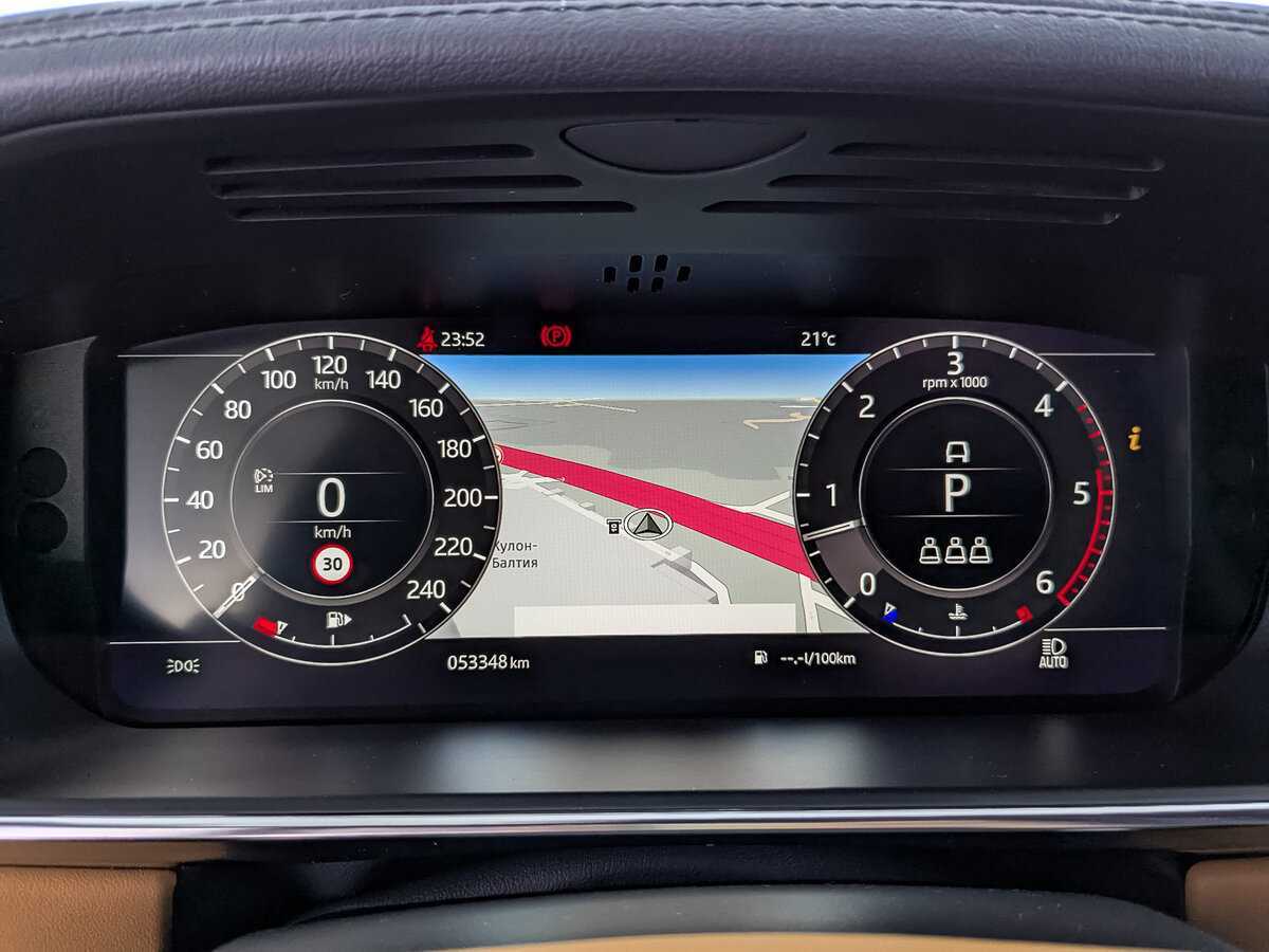 Land Rover Range Rover с пробегом — 2021 год. Фото: #13