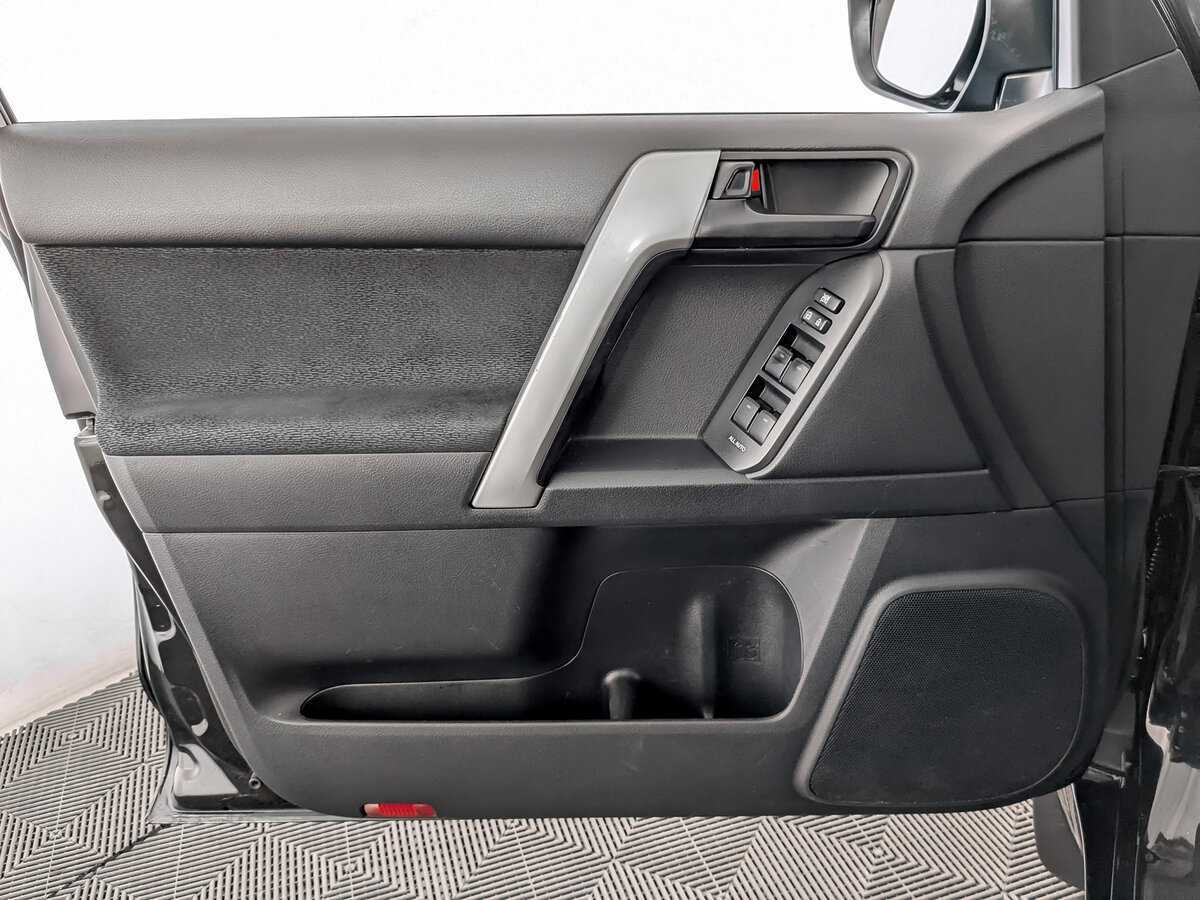 Toyota Land Cruiser Prado с пробегом — 2021 год. Фото: #16