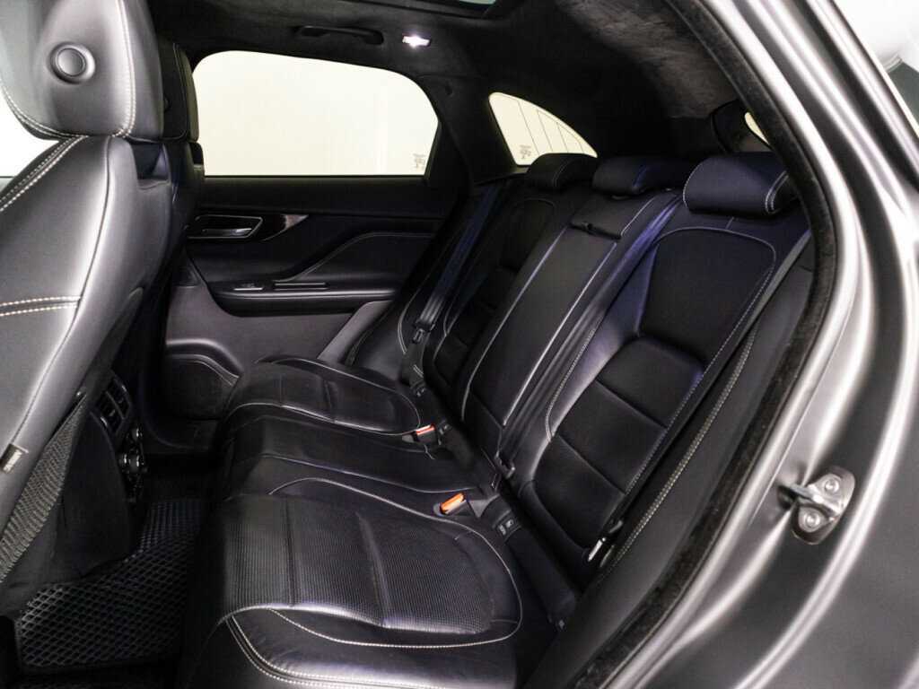 Jaguar F-Pace с пробегом — 2016 год. Фото: #9