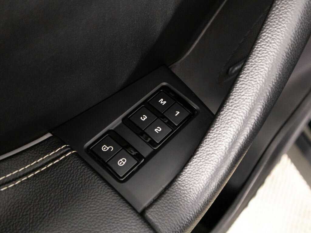 Jaguar F-Pace с пробегом — 2016 год. Фото: #19