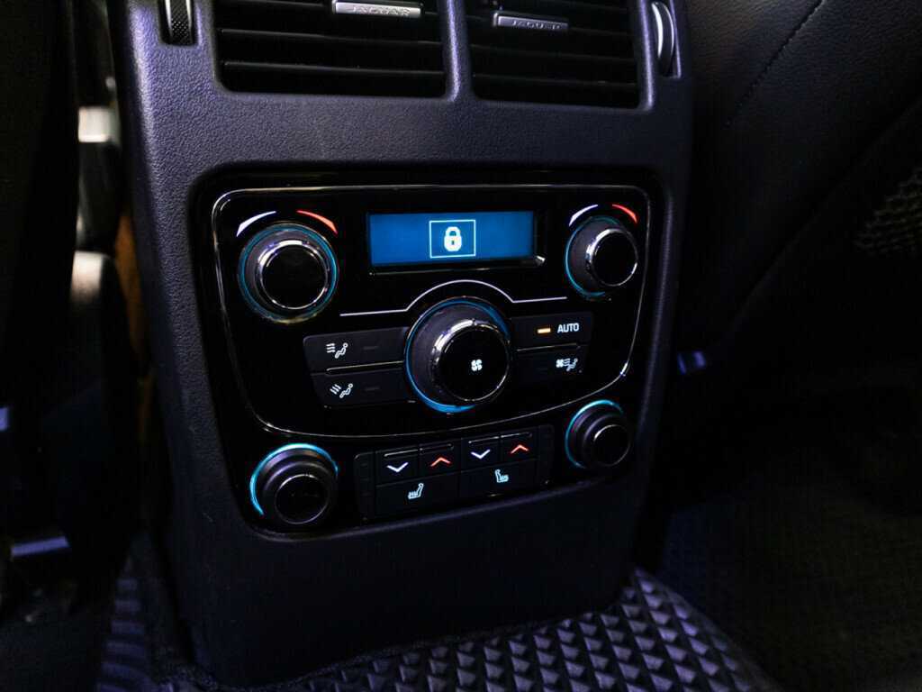 Jaguar F-Pace с пробегом — 2016 год. Фото: #23