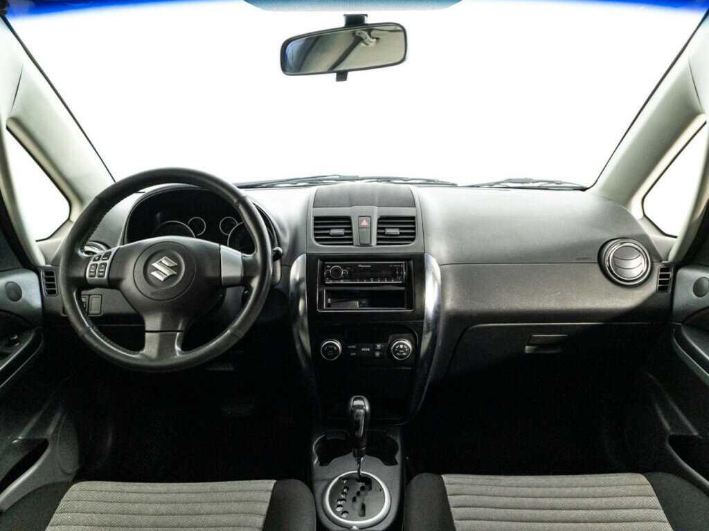 Suzuki SX4 с пробегом — 2010 год. Фото: #12