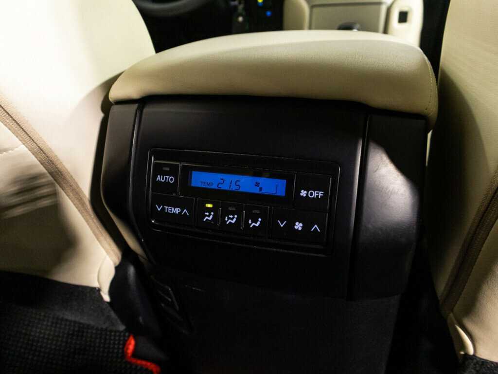 Toyota Land Cruiser Prado с пробегом — 2019 год. Фото: #18