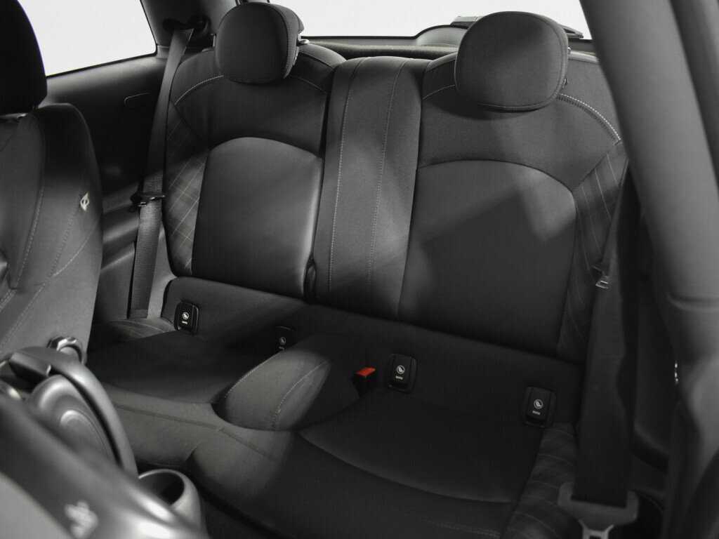 Mini Hatch с пробегом — 2014 год. Фото: #12