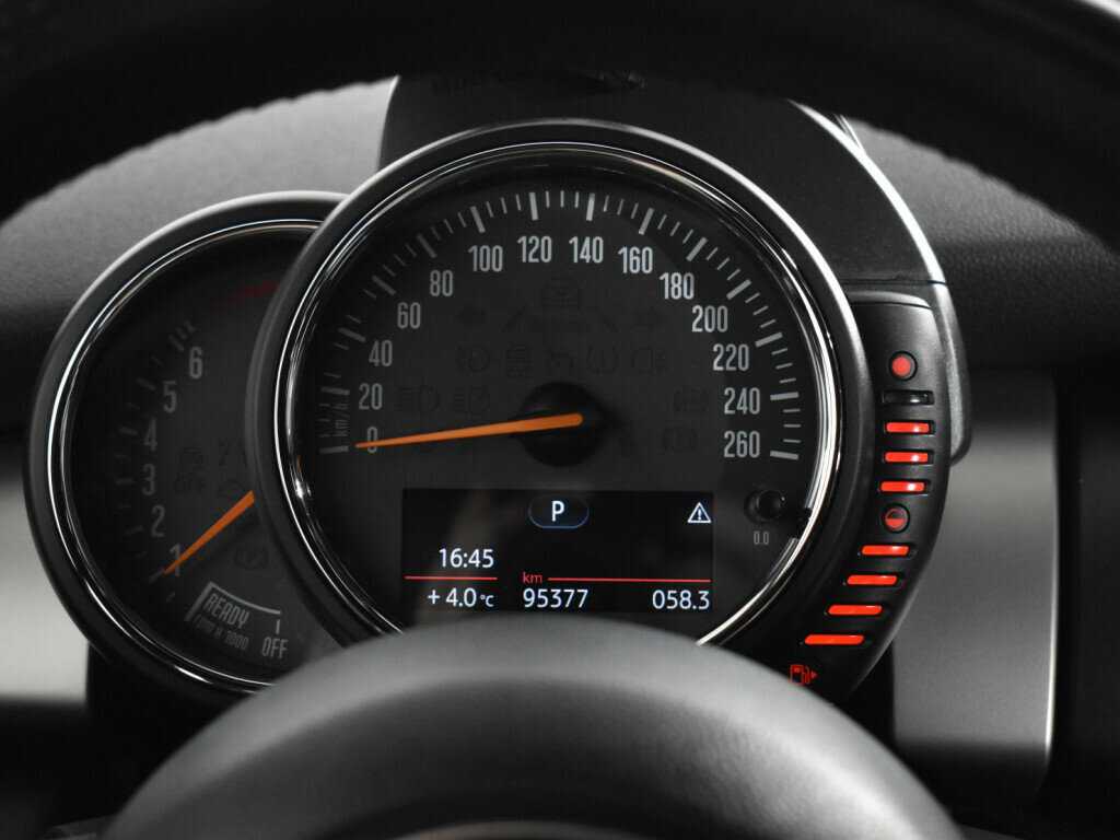 Mini Hatch с пробегом — 2014 год. Фото: #19