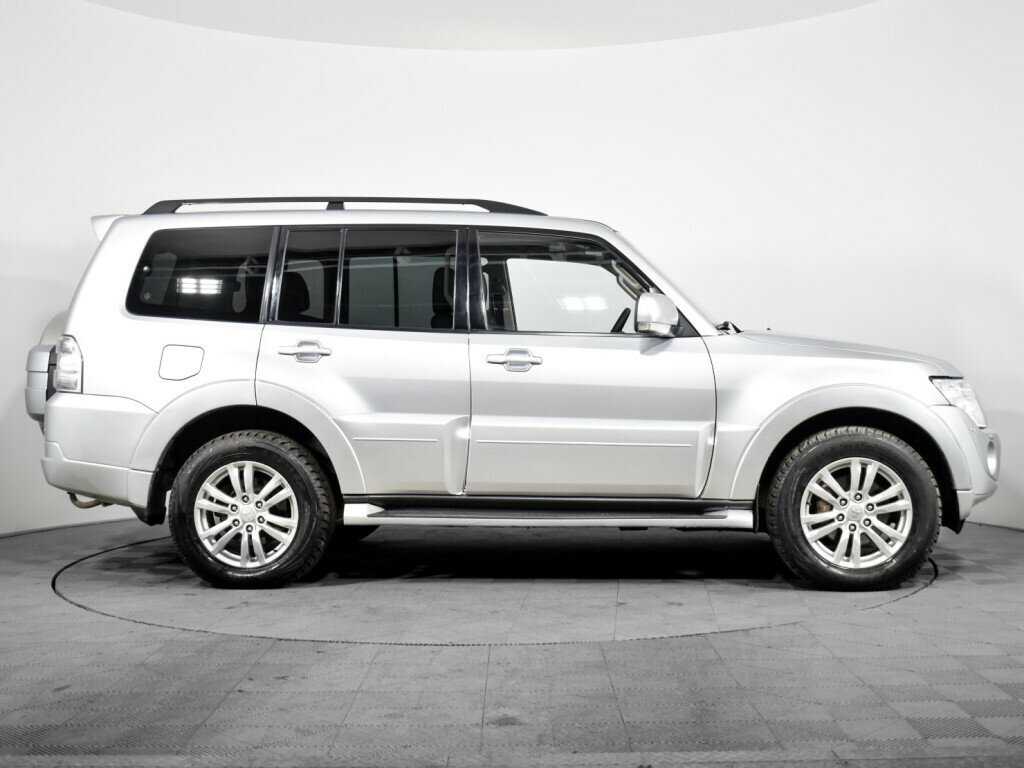 Mitsubishi Pajero с пробегом — 2013 год. Фото: #3