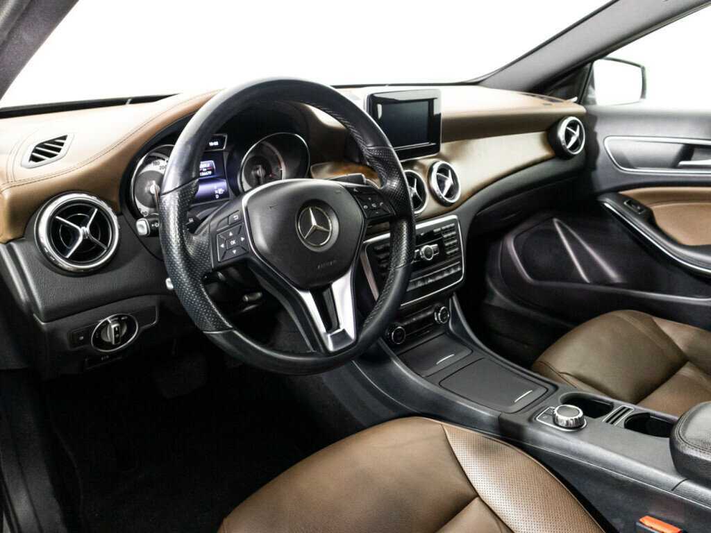 Mercedes-Benz GLA с пробегом — 2014 год. Фото: #10