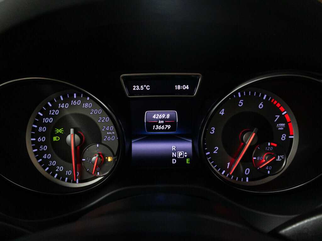 Mercedes-Benz GLA с пробегом — 2014 год. Фото: #11