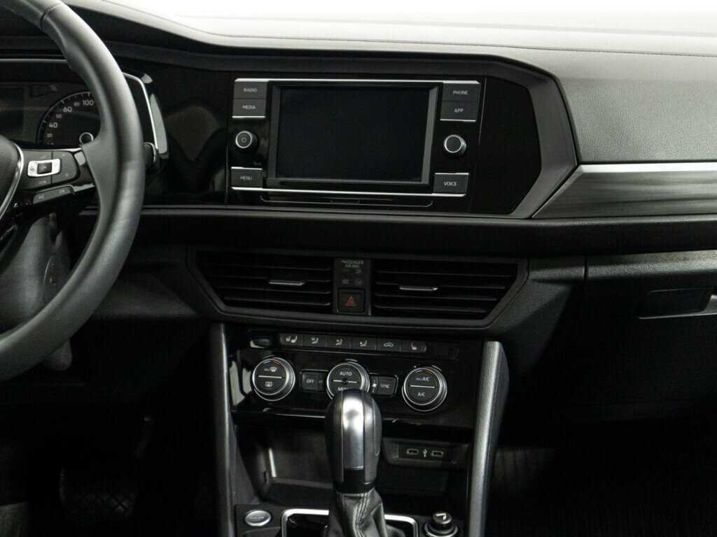 Volkswagen Jetta с пробегом — 2020 год. Фото: #13