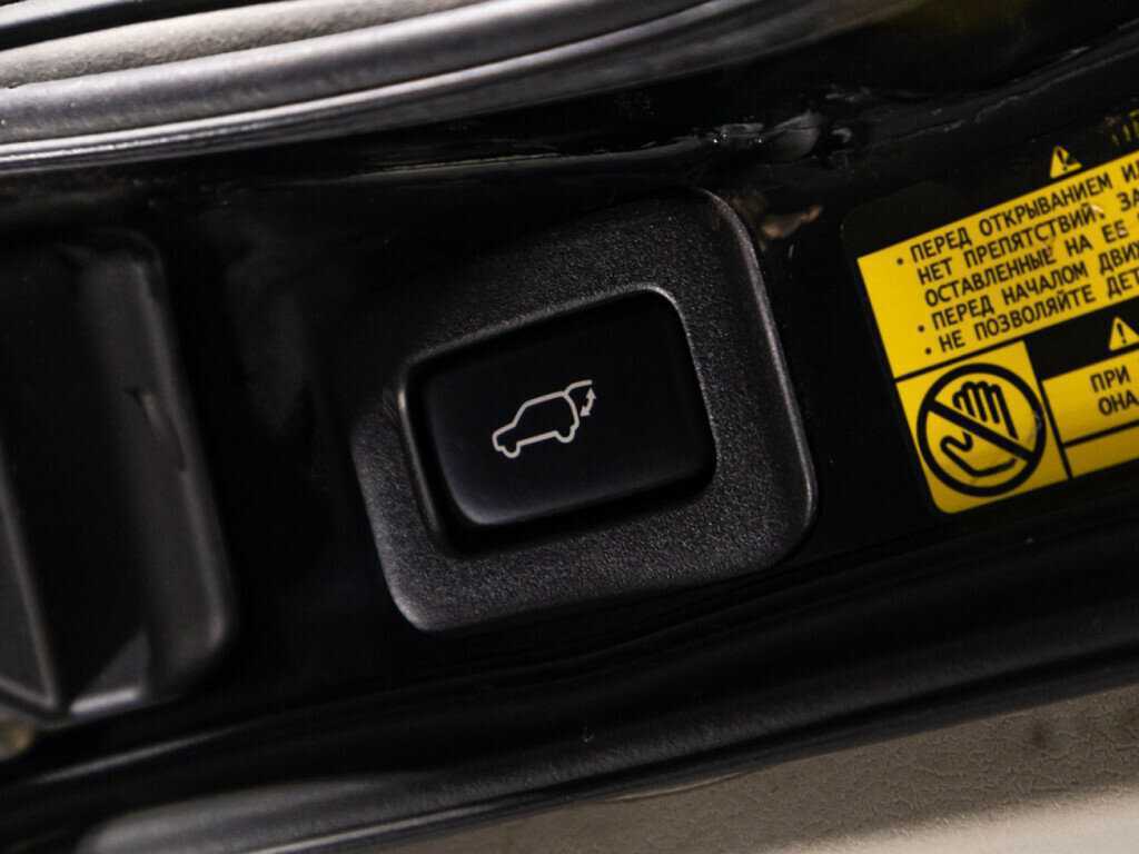 Toyota Land Cruiser с пробегом — 2014 год. Фото: #12