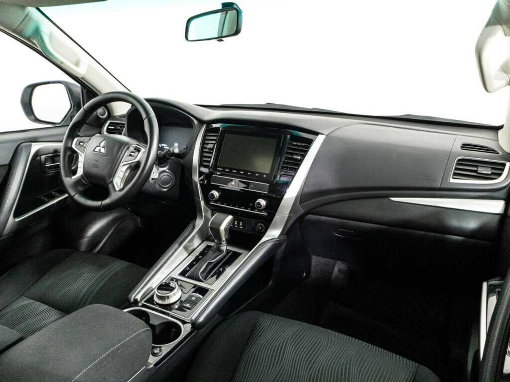 Mitsubishi Montero Sport с пробегом — 2022 год. Фото: #6