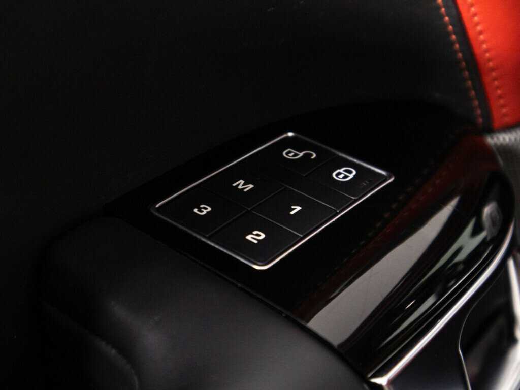 Land Rover Range Rover Sport с пробегом — 2018 год. Фото: #19