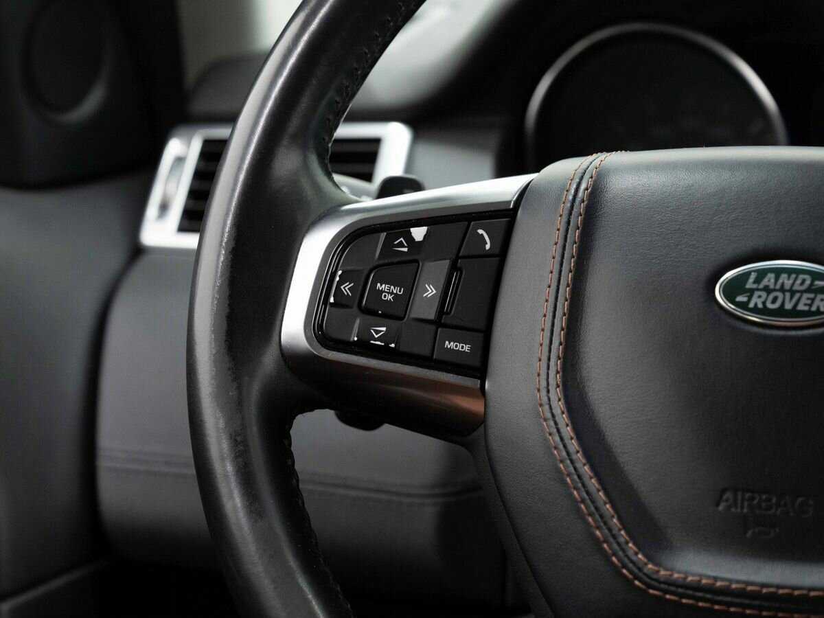 Land Rover Discovery Sport с пробегом — 2015 год. Фото: #15