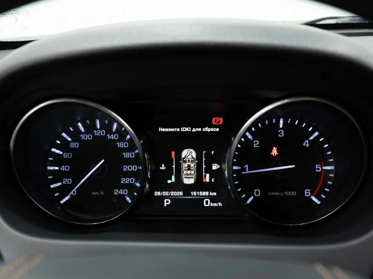 Land Rover Discovery Sport с пробегом — 2015 год. Фото: #17