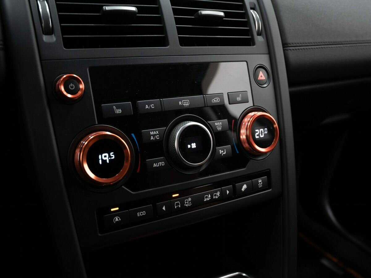 Land Rover Discovery Sport с пробегом — 2015 год. Фото: #19