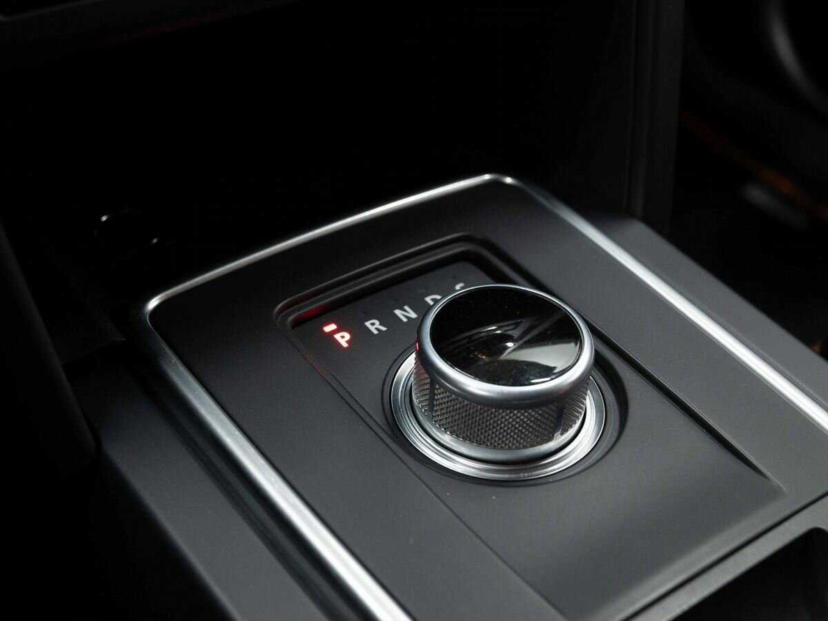 Land Rover Discovery Sport с пробегом — 2015 год. Фото: #21