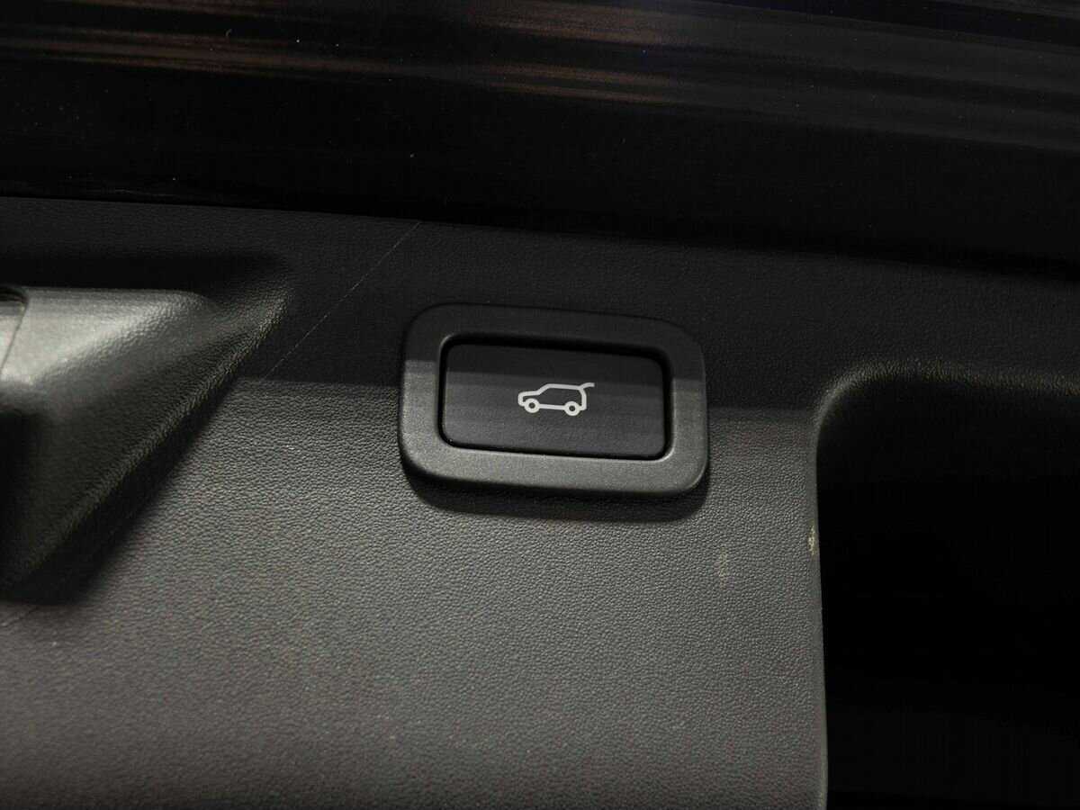 Land Rover Discovery Sport с пробегом — 2015 год. Фото: #22