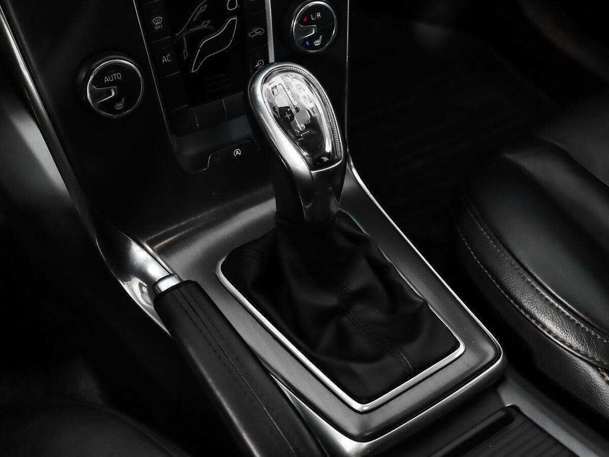 Volvo V40 Cross Country с пробегом — 2013 год. Фото: #7