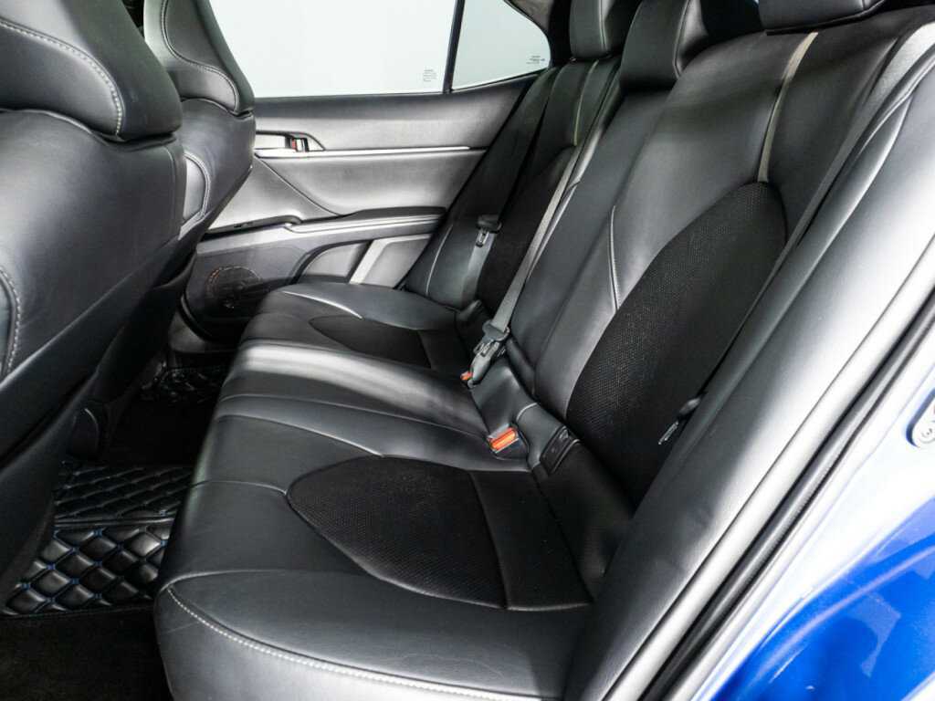 Toyota Camry с пробегом — 2020 год. Фото: #9