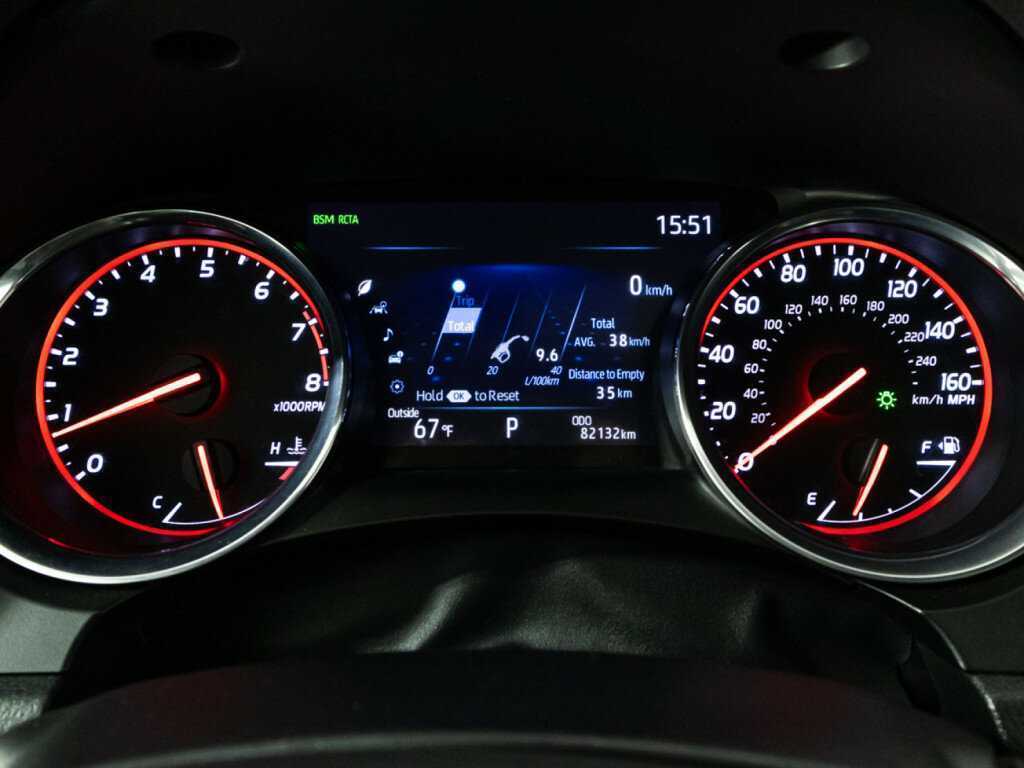 Toyota Camry с пробегом — 2020 год. Фото: #11