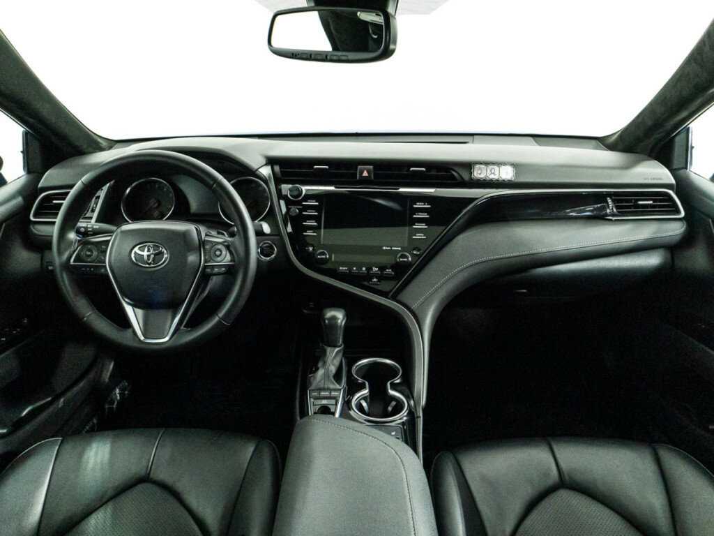 Toyota Camry с пробегом — 2020 год. Фото: #12