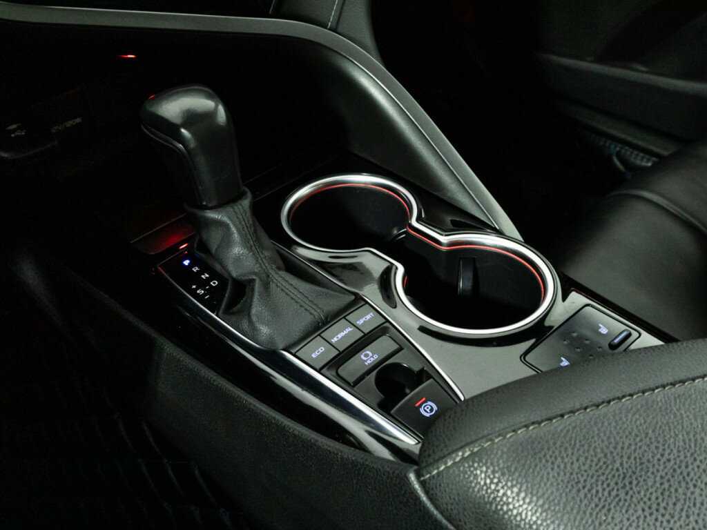 Toyota Camry с пробегом — 2020 год. Фото: #16