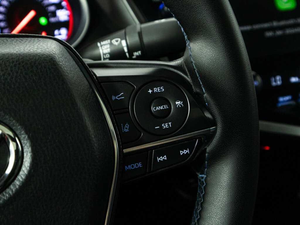 Toyota Camry с пробегом — 2020 год. Фото: #20