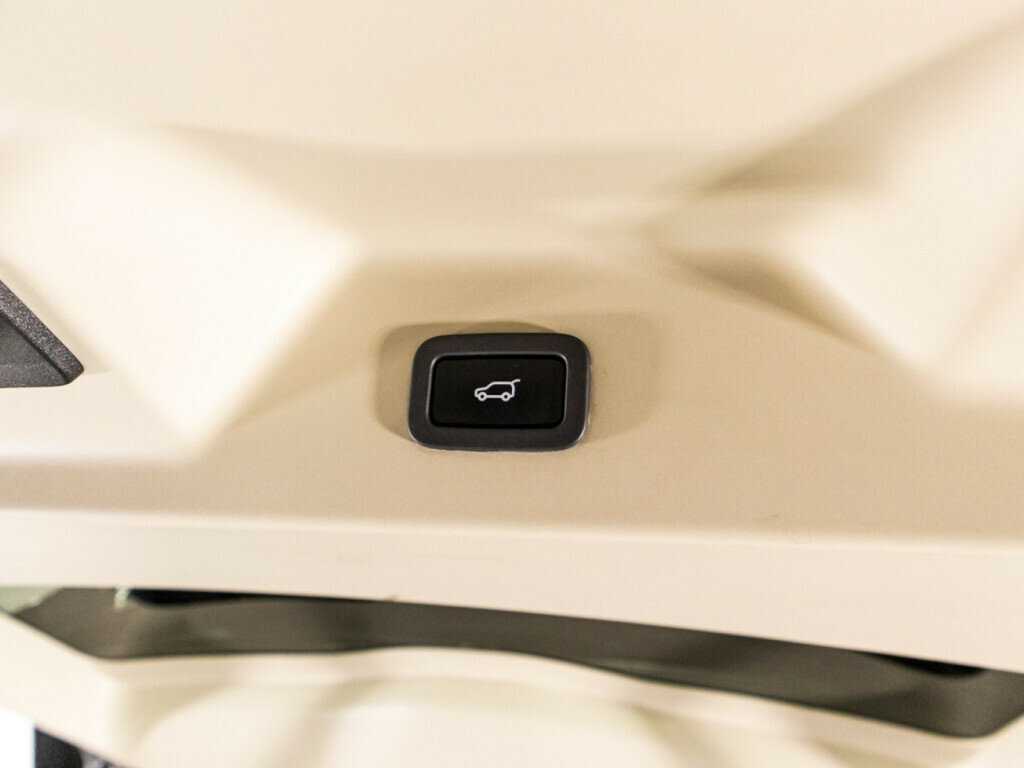 Land Rover Range Rover с пробегом — 2015 год. Фото: #15