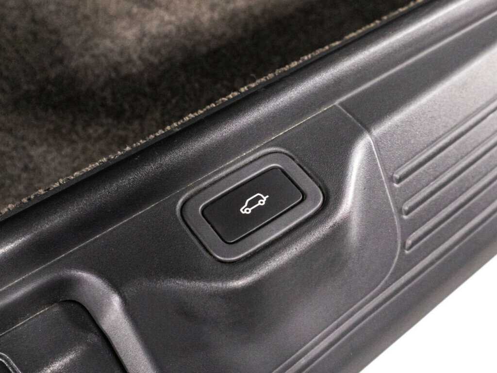 Land Rover Range Rover с пробегом — 2015 год. Фото: #16