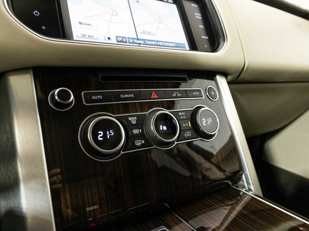 Land Rover Range Rover с пробегом — 2015 год. Фото: #19