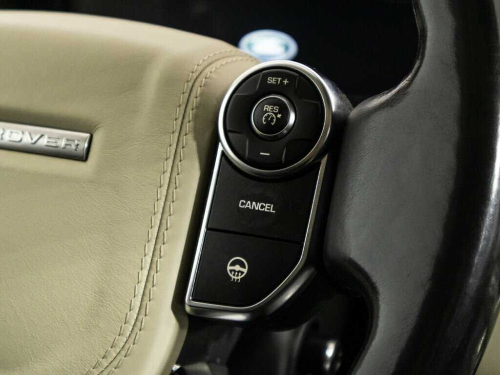 Land Rover Range Rover с пробегом — 2015 год. Фото: #21