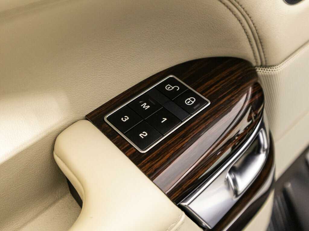 Land Rover Range Rover с пробегом — 2015 год. Фото: #23