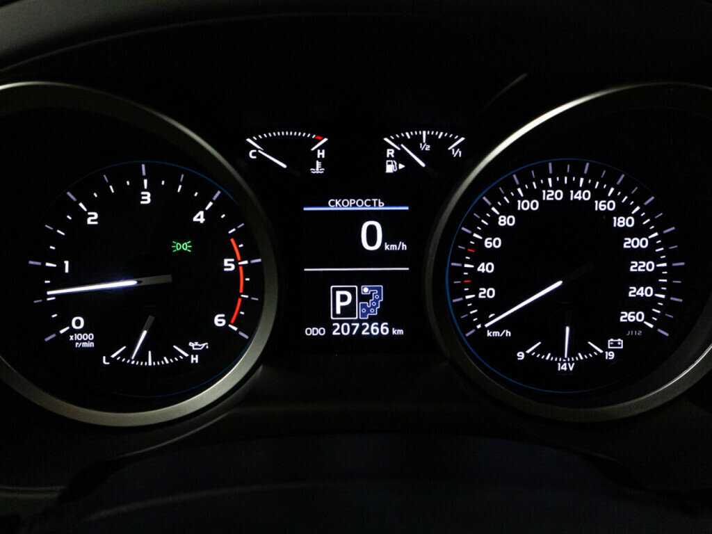 Toyota Land Cruiser с пробегом — 2014 год. Фото: #11