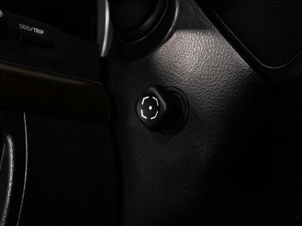 Toyota Land Cruiser с пробегом — 2014 год. Фото: #16