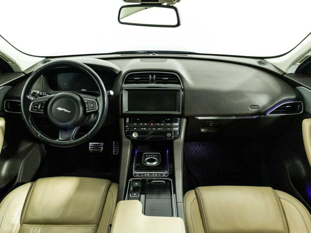 Jaguar F-Pace с пробегом — 2016 год. Фото: #10