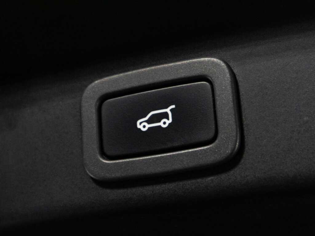 Jaguar F-Pace с пробегом — 2016 год. Фото: #12