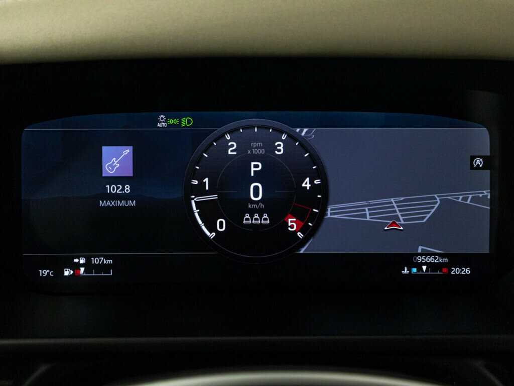 Land Rover Defender с пробегом — 2021 год. Фото: #9