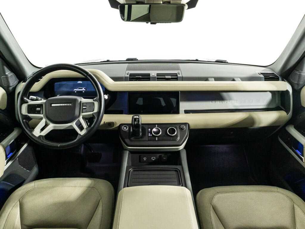 Land Rover Defender с пробегом — 2021 год. Фото: #10