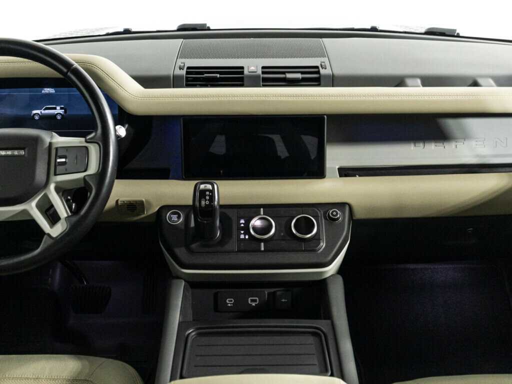 Land Rover Defender с пробегом — 2021 год. Фото: #11