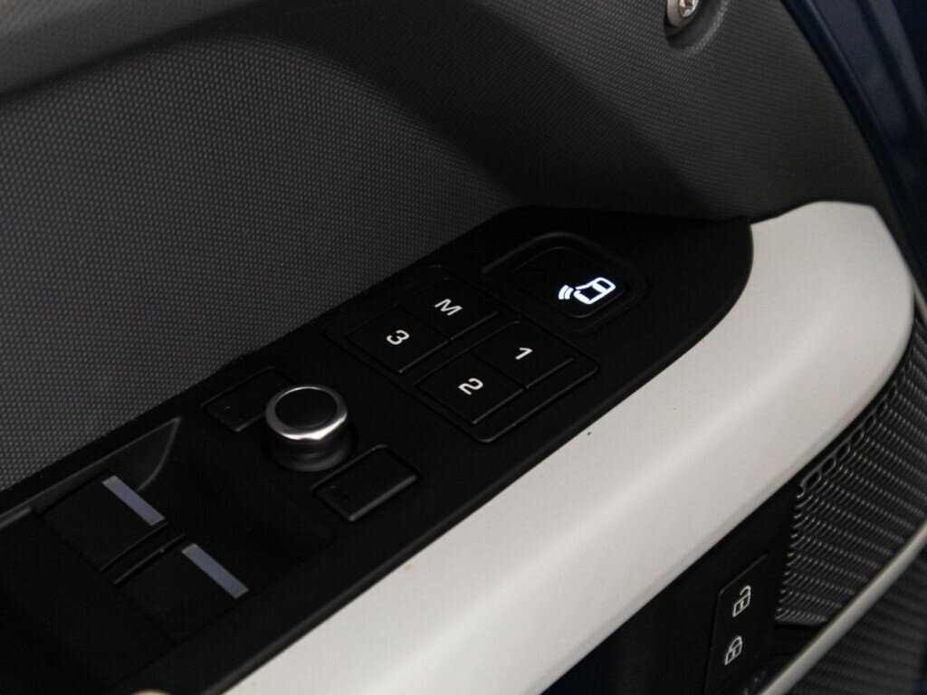 Land Rover Defender с пробегом — 2021 год. Фото: #18