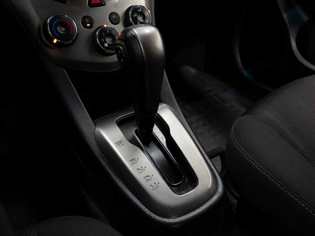 Chevrolet Aveo с пробегом — 2014 год. Фото: #20