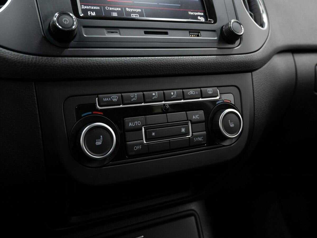 Volkswagen Golf Plus с пробегом — 2013 год. Фото: #16