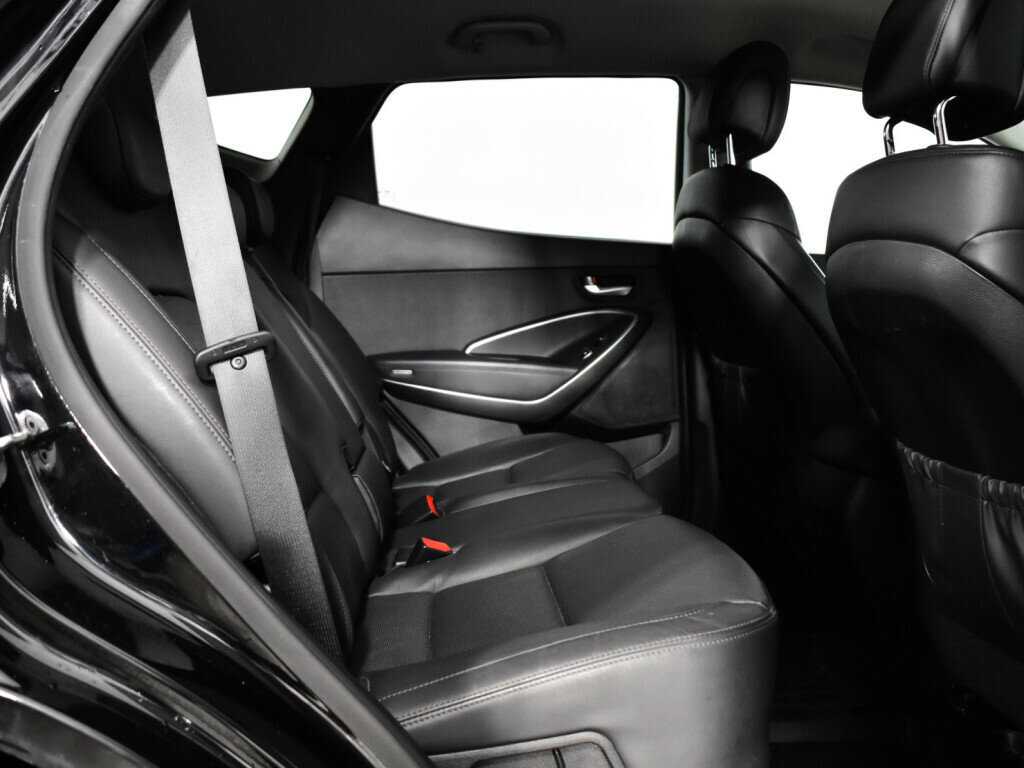 Hyundai Santa Fe с пробегом — 2017 год. Фото: #9