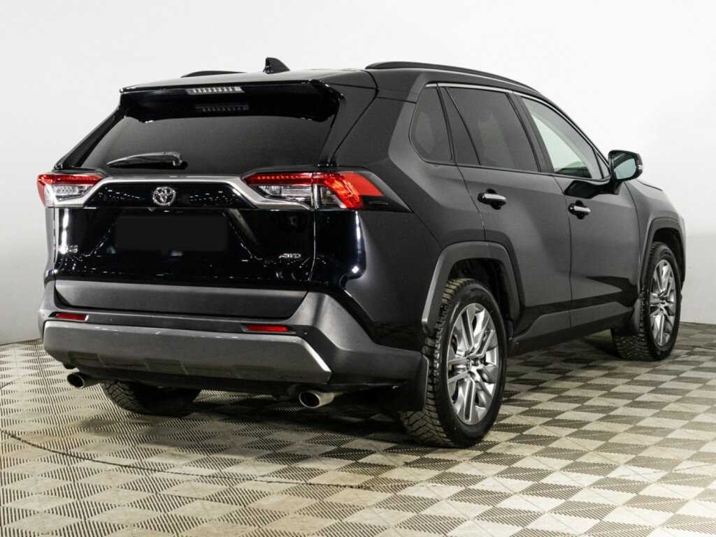 Toyota RAV4 с пробегом — 2022 год. Фото: #4
