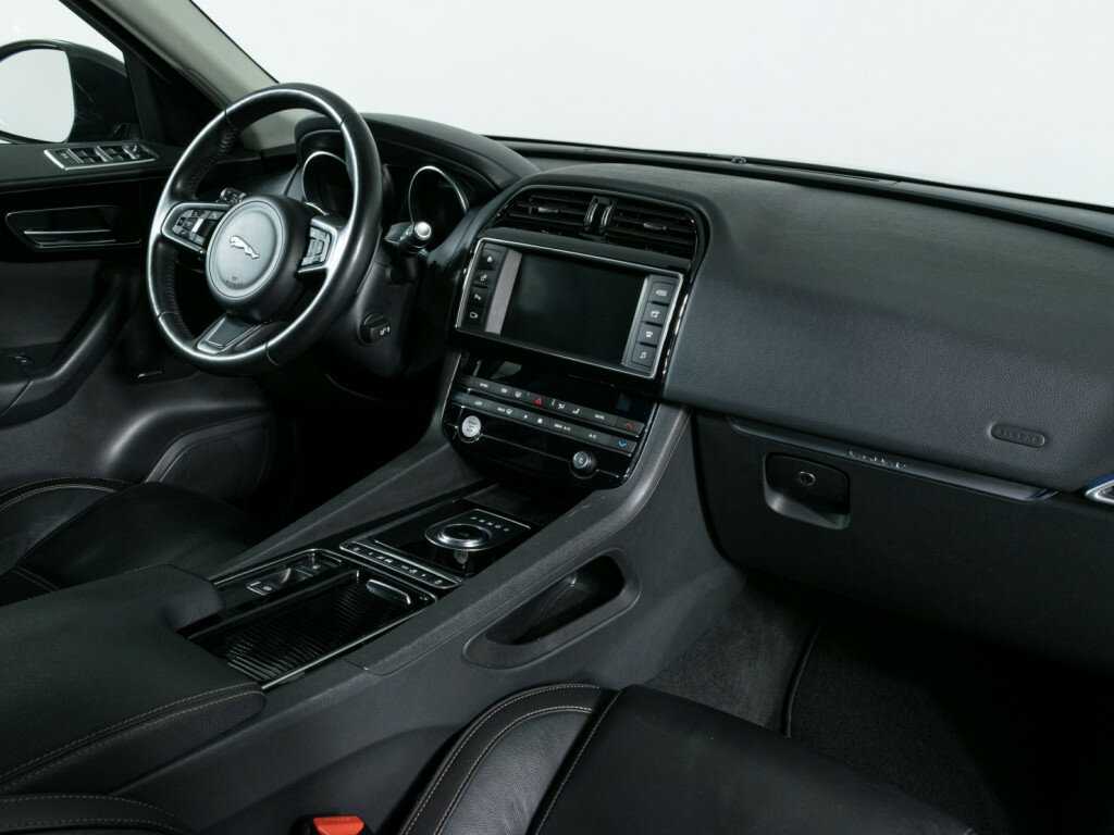 Jaguar F-Pace с пробегом — 2017 год. Фото: #8